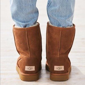 NEW UGG Classic Short II Boots - Chestnut